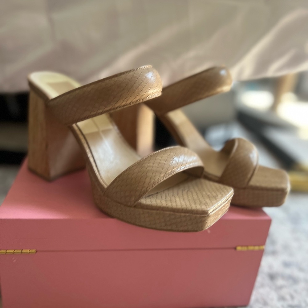 Square toed platform heeled sandals